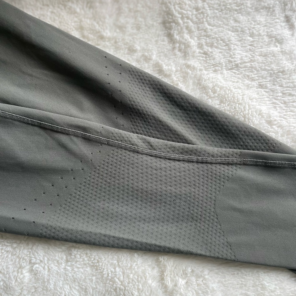 Lululemon Athletica Detailed Leggings - Picture 6 of 10